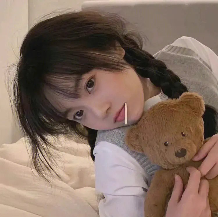 女孩不微笑 封面